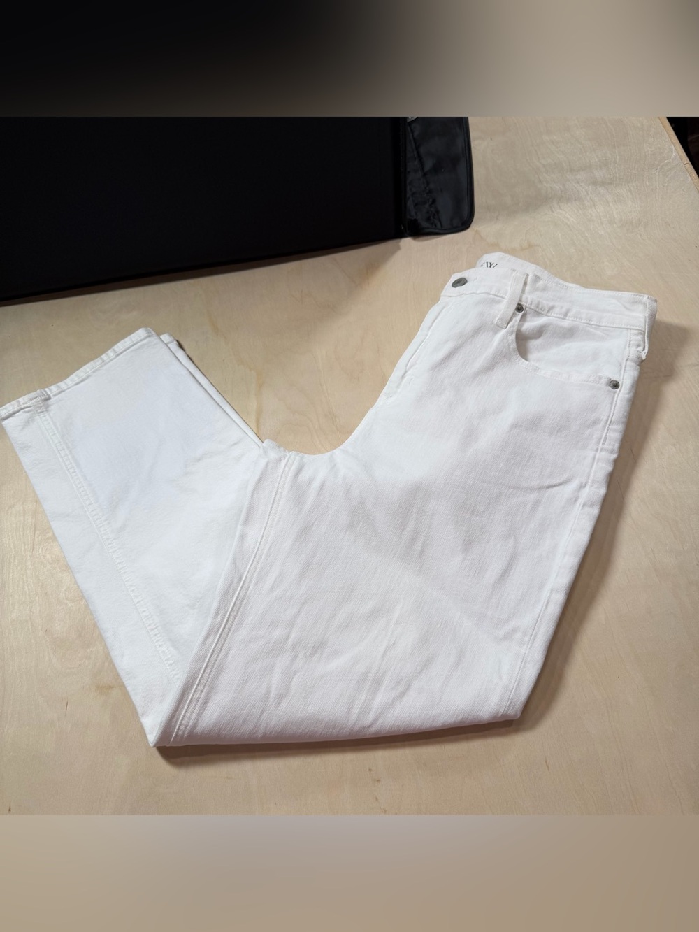Women’s J Crew 90’s Classic Straight White Jeans Size 31 X 27 Great Condition